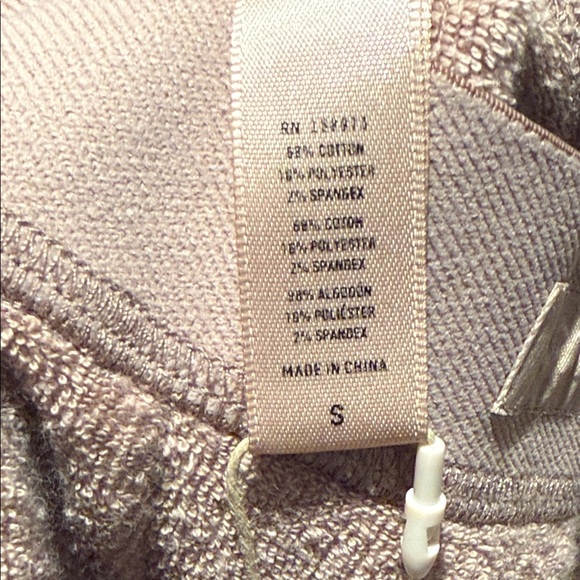 SKIMS Desert Beige Leggings - Picture 8 of 10